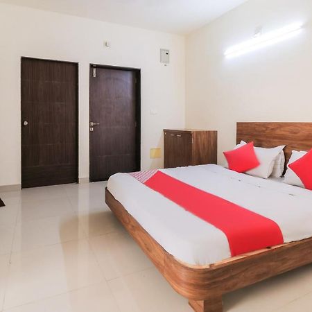 Oyo 63903 Hotel Shree Ram Villa Dwārka エクステリア 写真