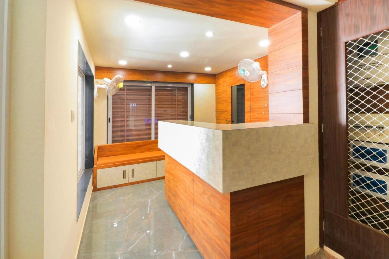 Oyo 63903 Hotel Shree Ram Villa Dwārka エクステリア 写真
