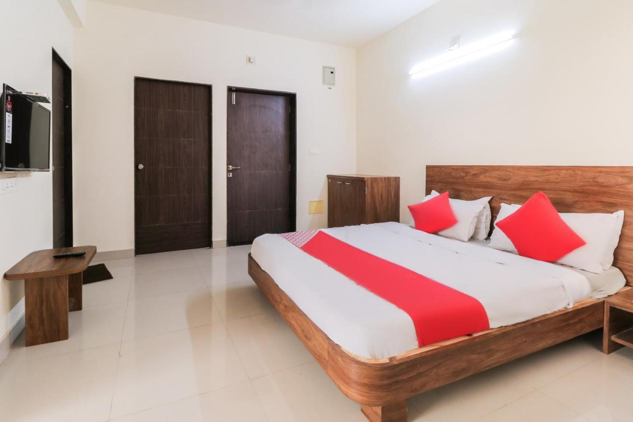 Oyo 63903 Hotel Shree Ram Villa Dwārka エクステリア 写真