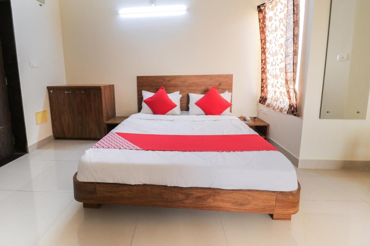 Oyo 63903 Hotel Shree Ram Villa Dwārka エクステリア 写真